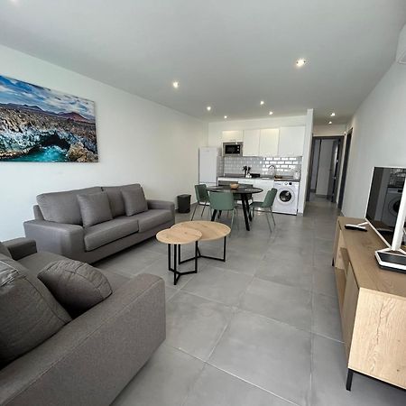 Stunning 2 Bedroom Seafront Apartment Puerto del Carmen  Luaran gambar