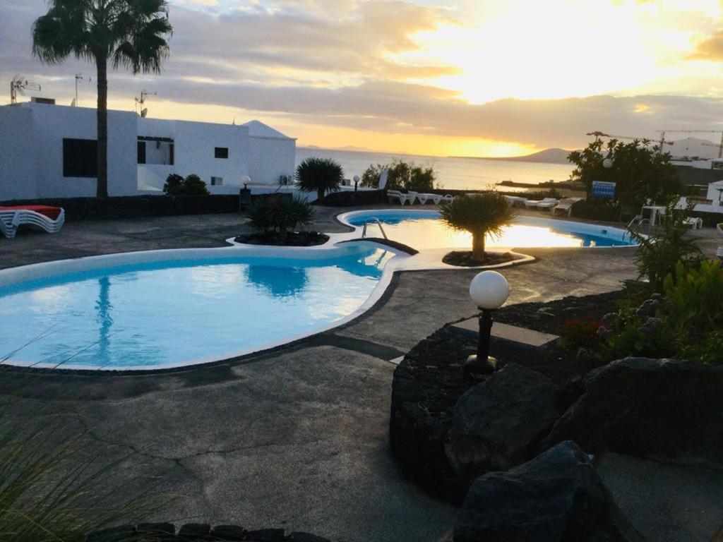 Stunning 2 Bedroom Seafront Apartment Puerto del Carmen  Luaran gambar