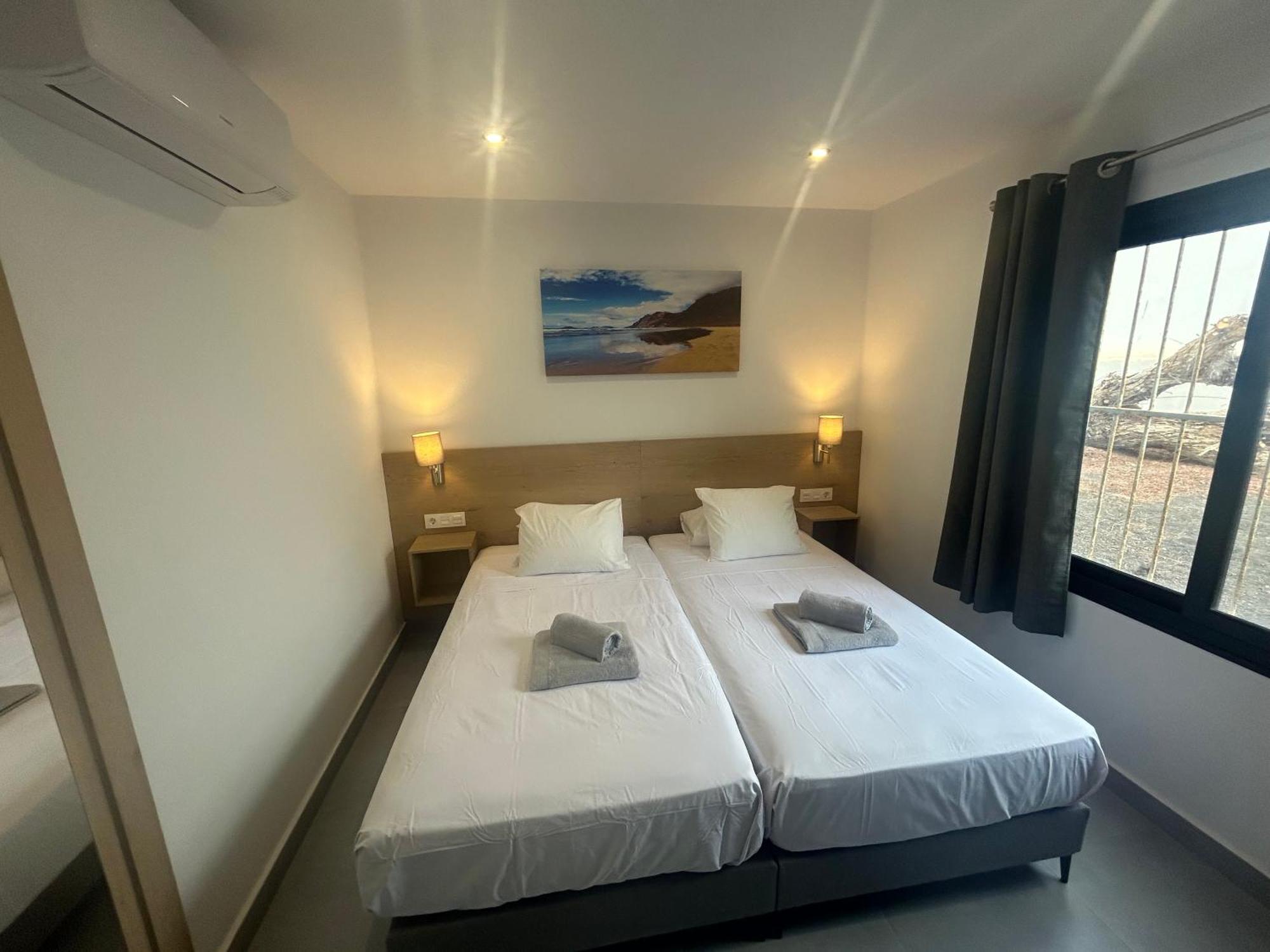 Stunning 2 Bedroom Seafront Apartment Puerto del Carmen  Luaran gambar