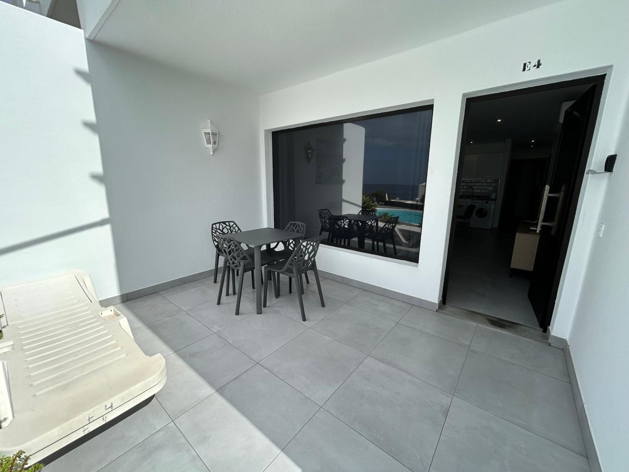 Stunning 2 Bedroom Seafront Apartment Puerto del Carmen  Luaran gambar