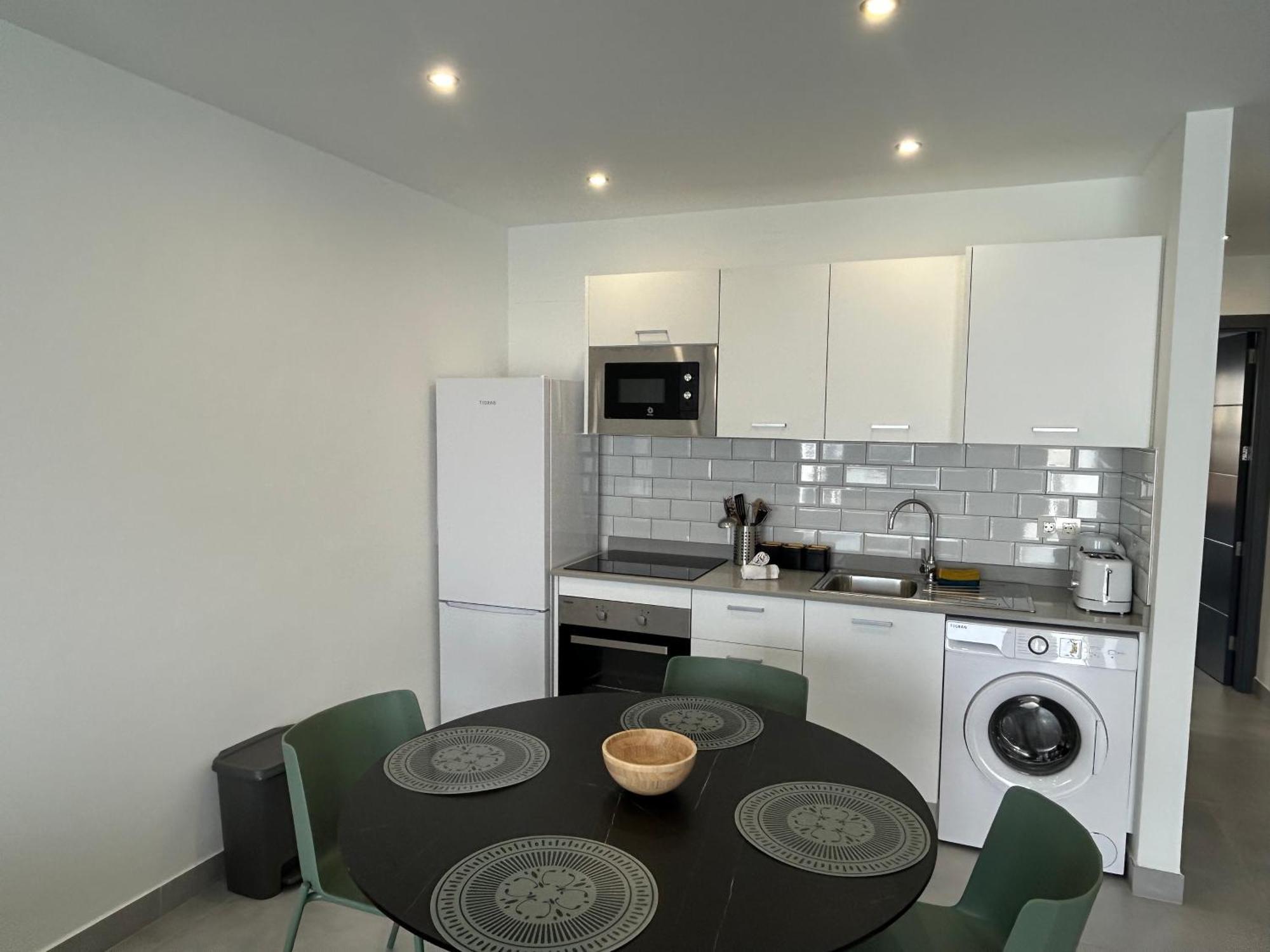 Stunning 2 Bedroom Seafront Apartment Puerto del Carmen  Luaran gambar