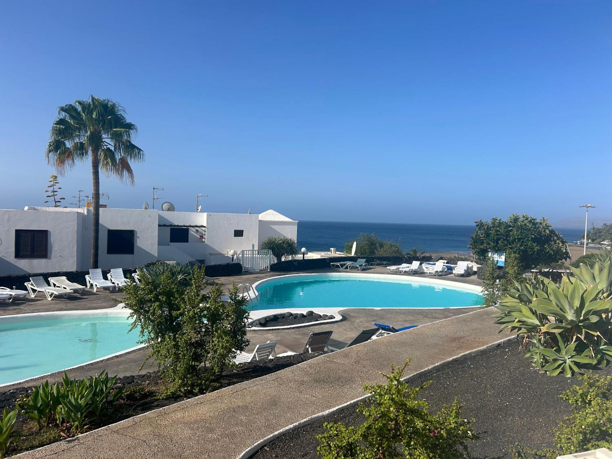 Stunning 2 Bedroom Seafront Apartment Puerto del Carmen  Luaran gambar